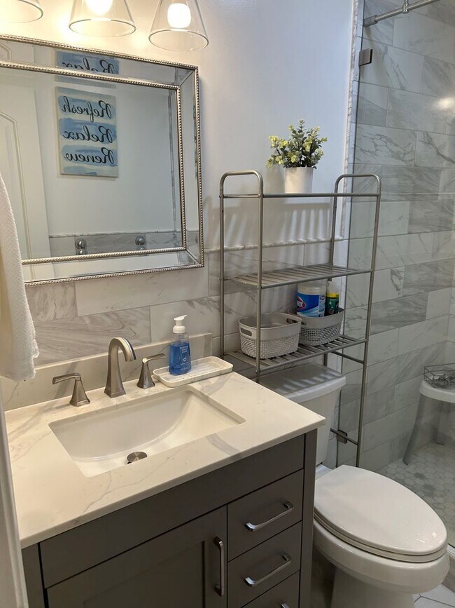 Building Photo - Forest Ridge off Middleground Road