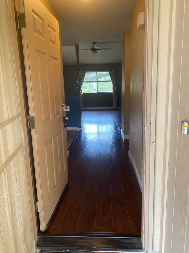 Building Photo - Nice well cared for home in desirable Edge...