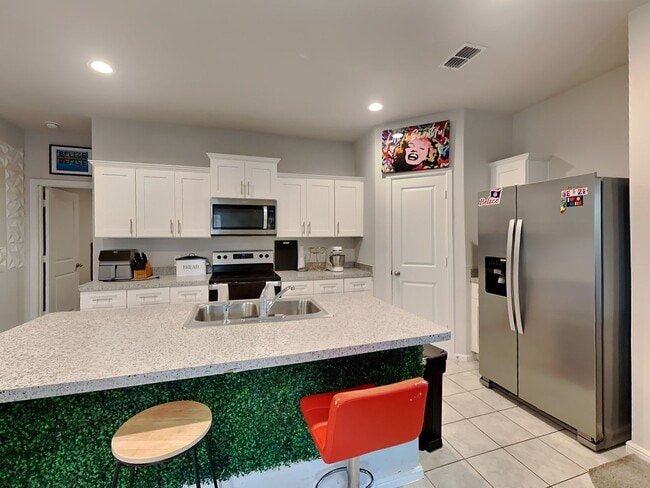 Building Photo - COMING SOON IN AZLE! 3 BEDROOM 2 BATHROOM ...