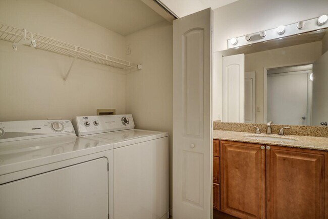 Building Photo - 103 Yacht Club Way