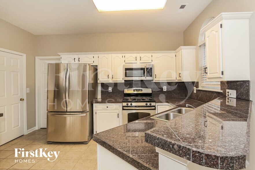 Building Photo - 11208 Ridge Oak Dr