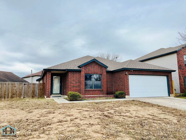 Building Photo - Welcome home to this stunningly spacious 3...