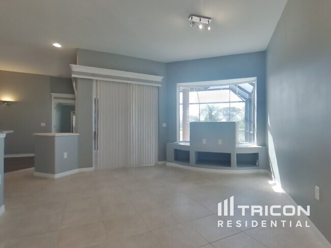 Building Photo - 10259 Silverado Cir