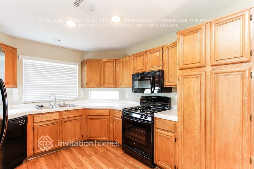 Building Photo - 512 Calypso Dr