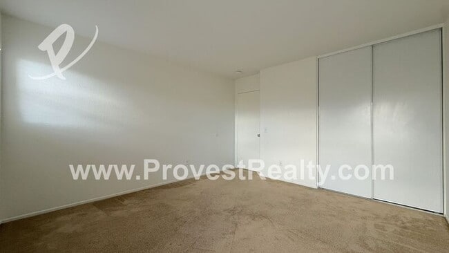 Building Photo - 9640 Peridot Ave