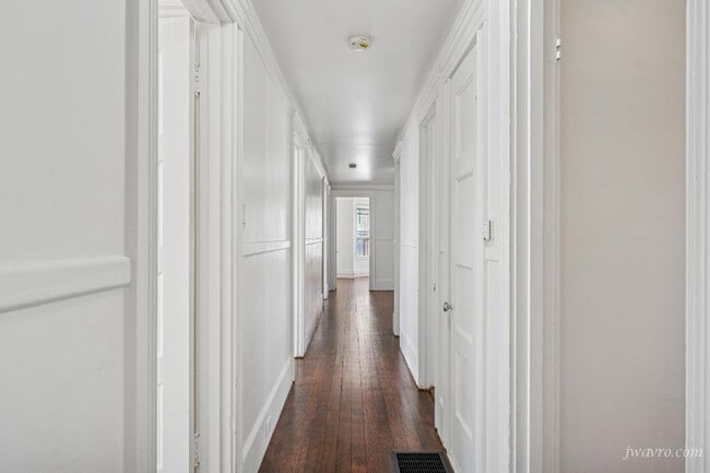 Building Photo - 1704 Steiner St
