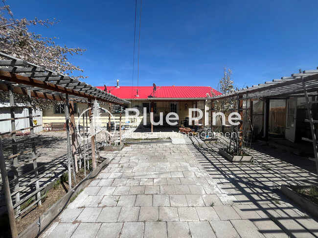 Building Photo - 1652 Austin Ave