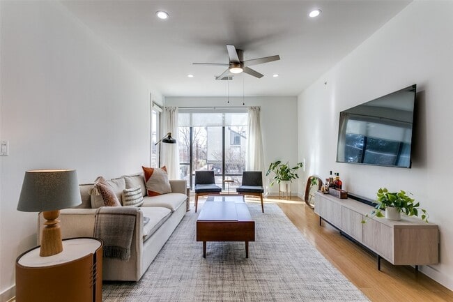 Building Photo - 4040 N Hall St