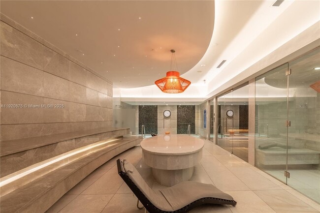 Building Photo - 1010 Brickell Ave