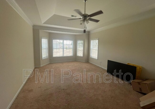Building Photo - 121 Rossmore Dr