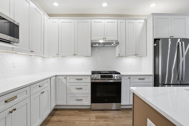 Building Photo - 238 Sugartree Ln