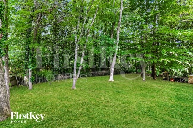 Building Photo - 125 Creekview Dr