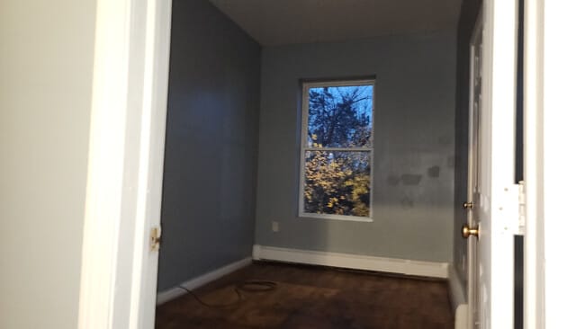 Building Photo - 331 Park St