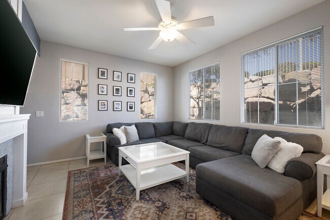Building Photo - FULLY FURNISHED 2 BEDROOM CONDO IN THE NW WITH ATTACHED 2 CAR GARAGE