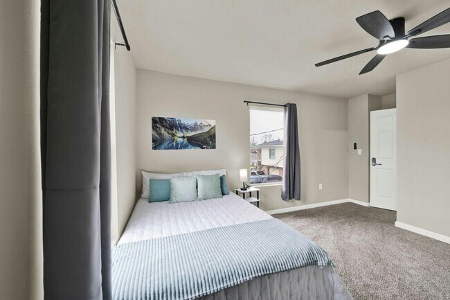 Building Photo - 1917 Sadler St