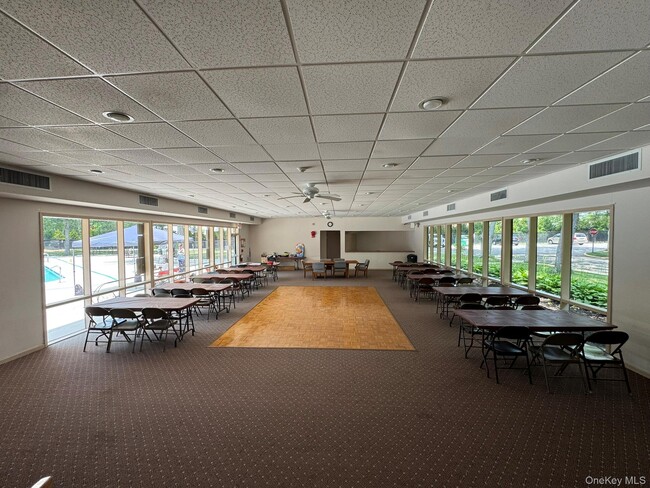 Building Photo - 233 Sagamore Hills Dr