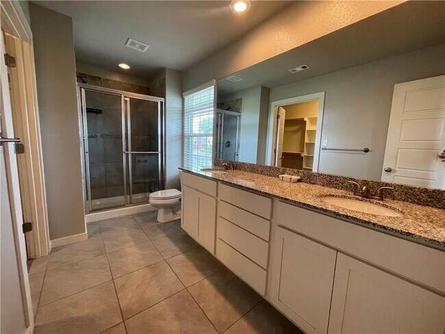 Building Photo - 3915 SW Peachwood Dr