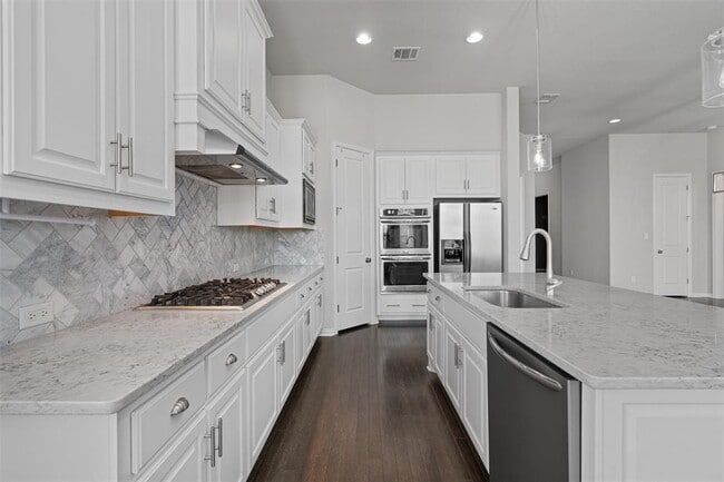 Building Photo - 404 Miracle Rose Way
