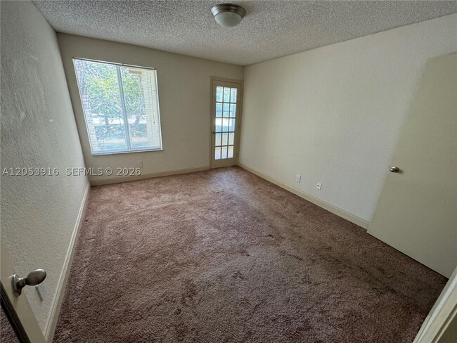 Building Photo - 417 Vista Isles Dr