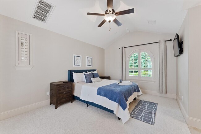 Building Photo - 19 Paloma Bend Pl