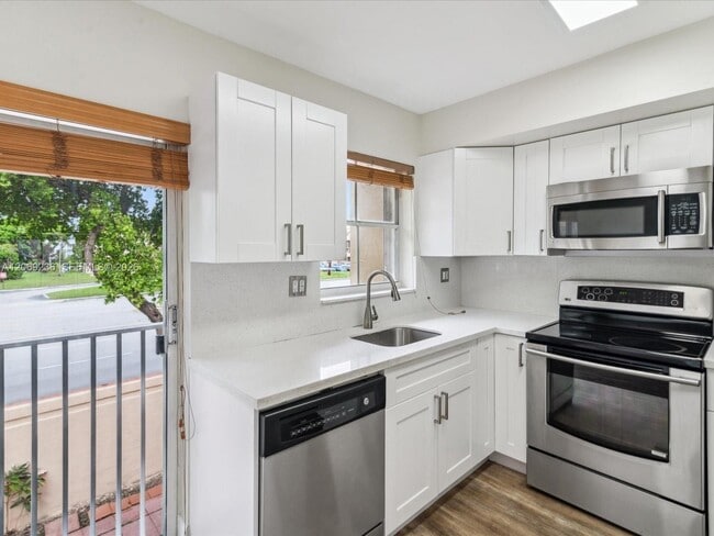 Building Photo - 390 NW 86th Pl