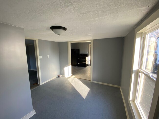 Building Photo - 1134 S Haden St