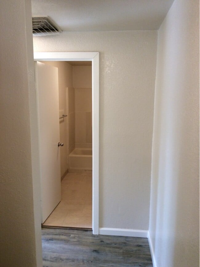 Building Photo - APPLY FOR THIS BEAUTIFUL HOME TODAY!