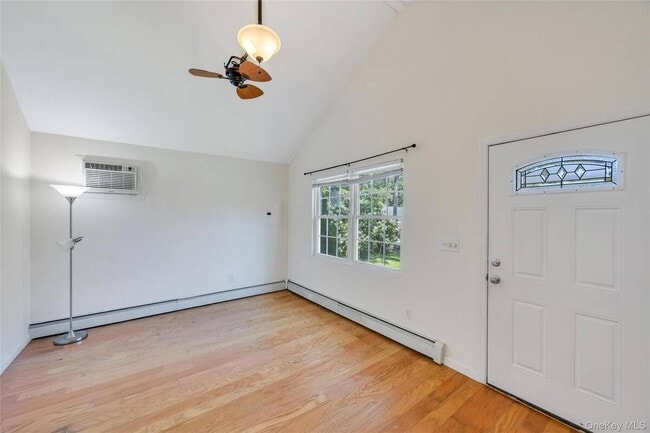 Building Photo - 22 Maplewood Ave