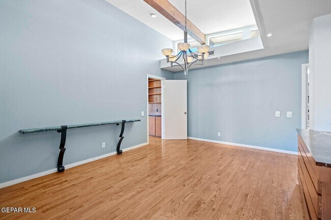 Building Photo - 528 Stonebluff Rd