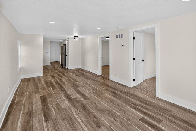 Building Photo - Newly Updated!! 3 Bedroom, 1 Bathroom Home in Des Moines!