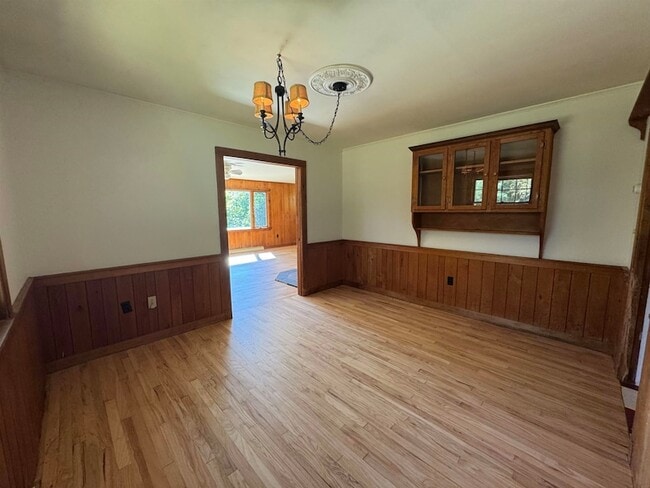 Building Photo - 473 Hapgood Pond Rd