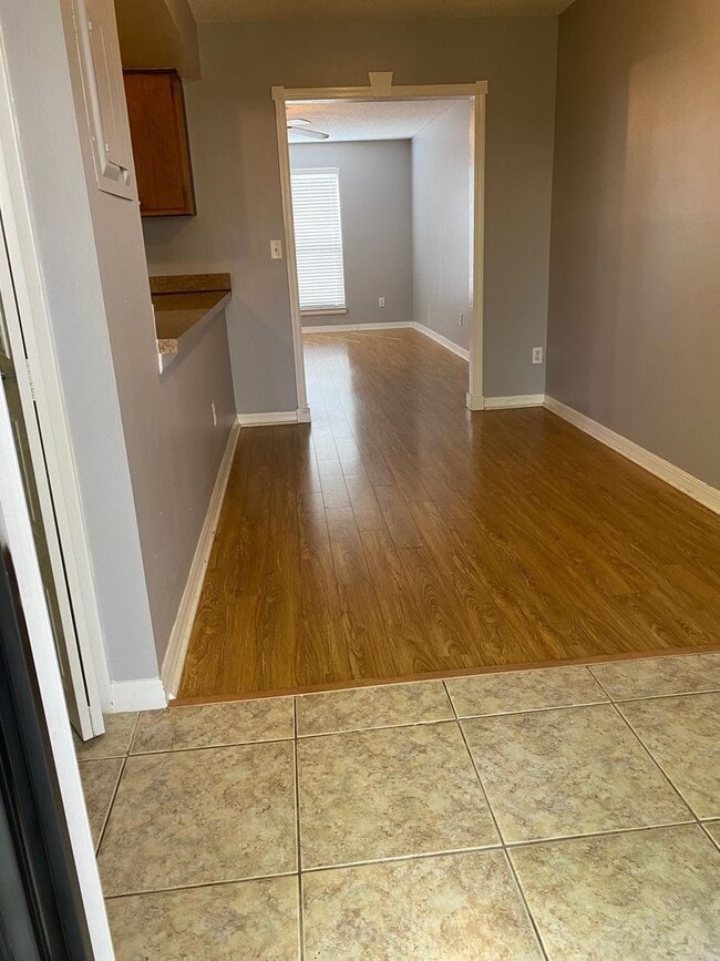 Building Photo - 2/2.5 WINTER SPRINGS