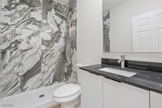 Building Photo - 1028 Milwaukee Blvd