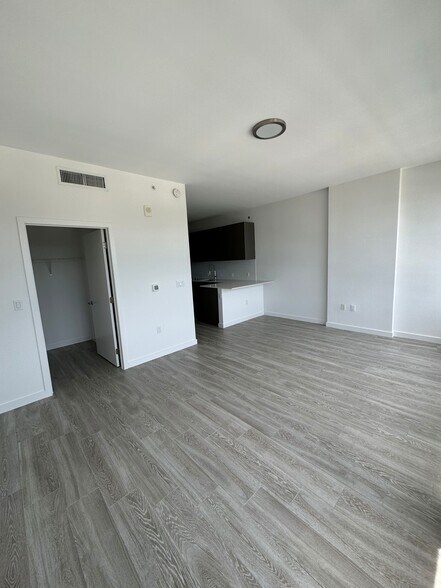 Building Photo - 390 NW 27th St