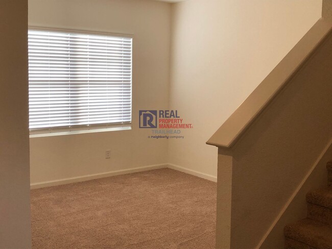 Building Photo - Spacious 5 Bedroom/3 Full Bath Open Concep...