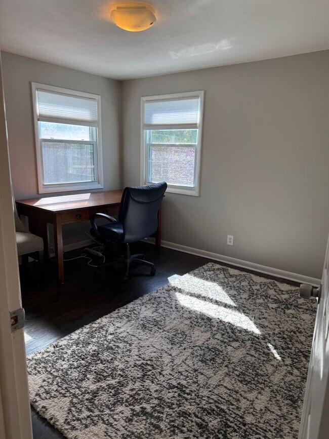 Building Photo - 113 Jewell Dr