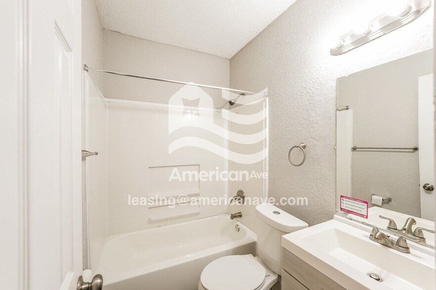 Building Photo - 235 S Park Rd SW