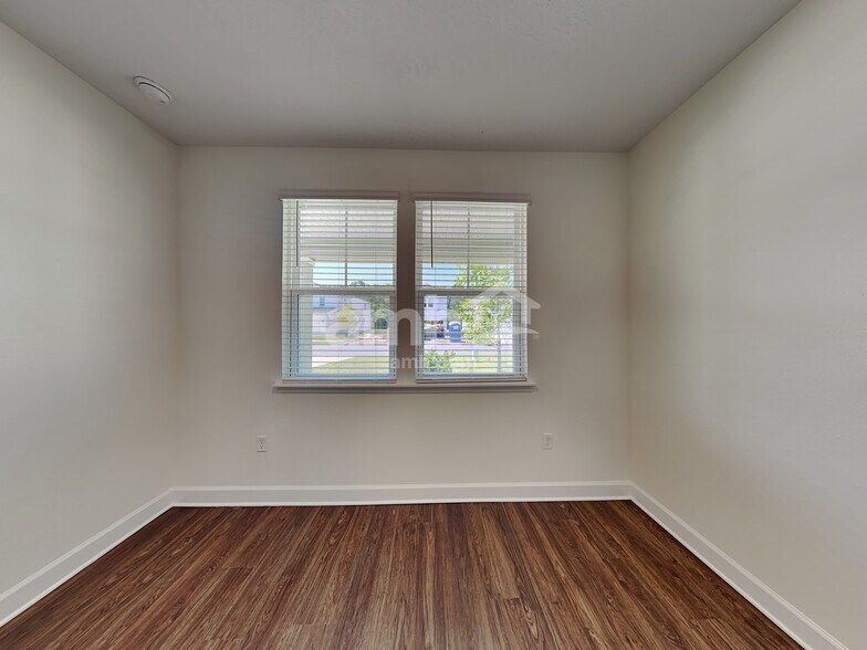 Building Photo - 1229 Tan Tara Trail