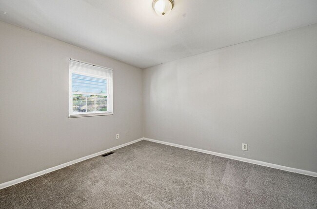 Building Photo - 2301 Jefferson Ave