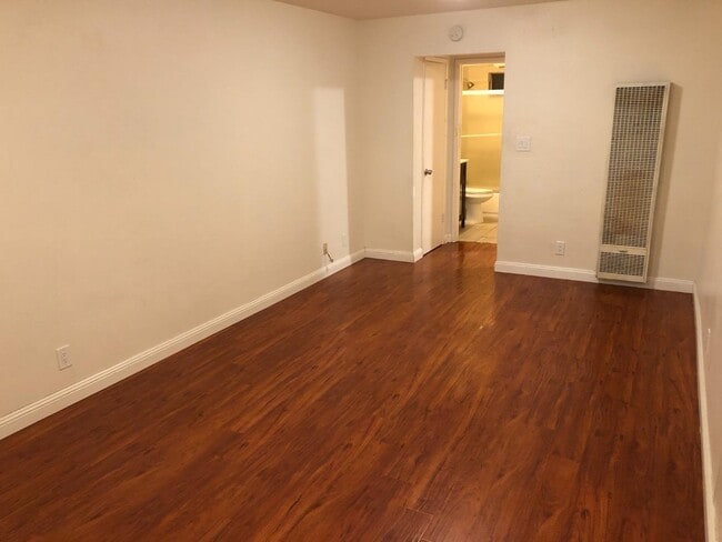 Building Photo - 670 Azara Pl