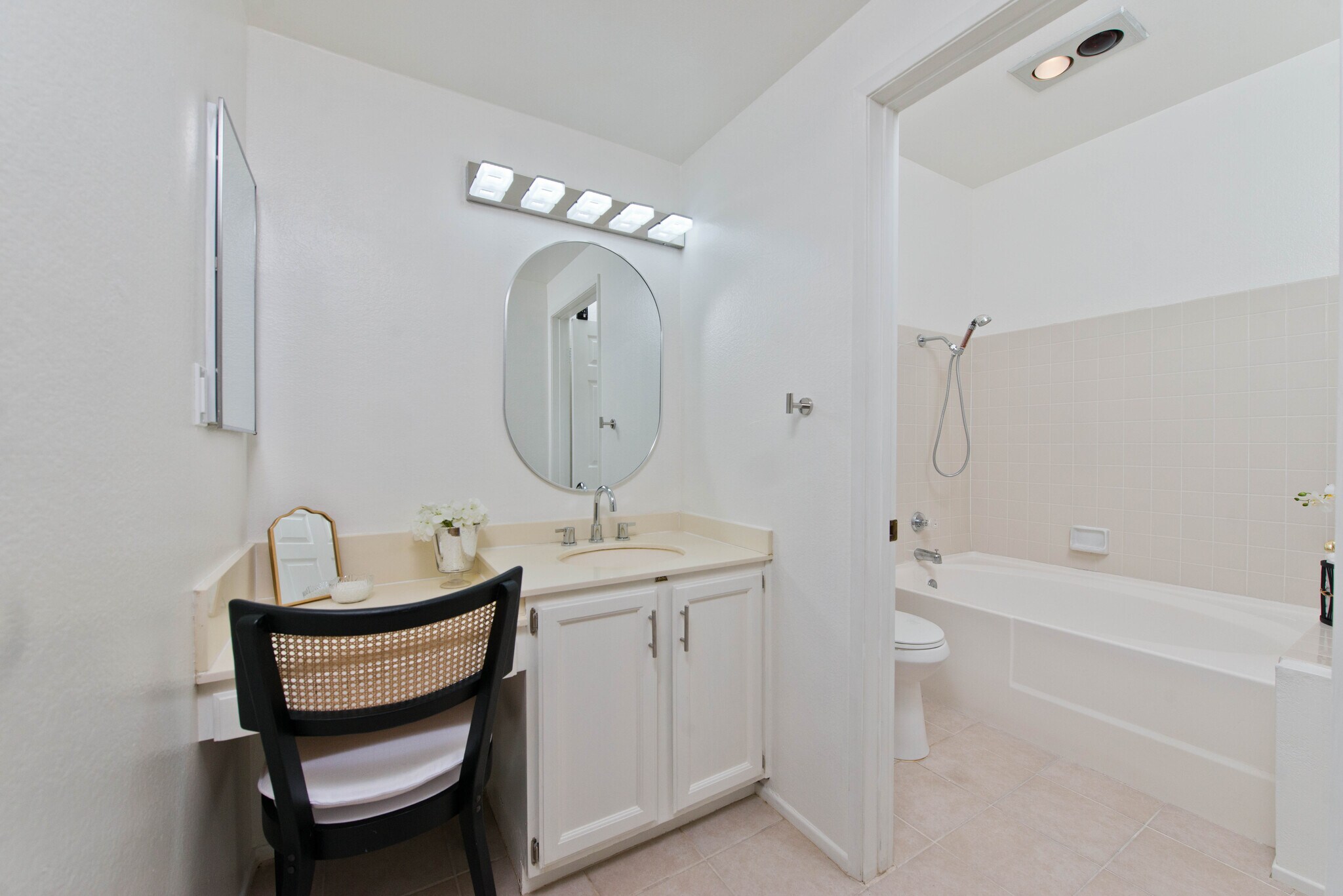 Building Photo - 14347 Albers St