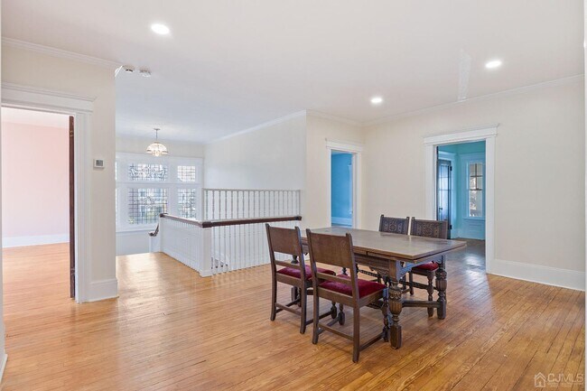 Building Photo - 6 E Union Ave