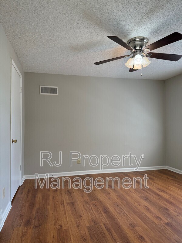 Building Photo - 3086 Estes St