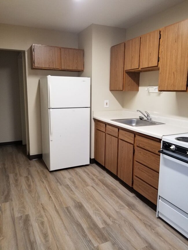 Building Photo - CAM310