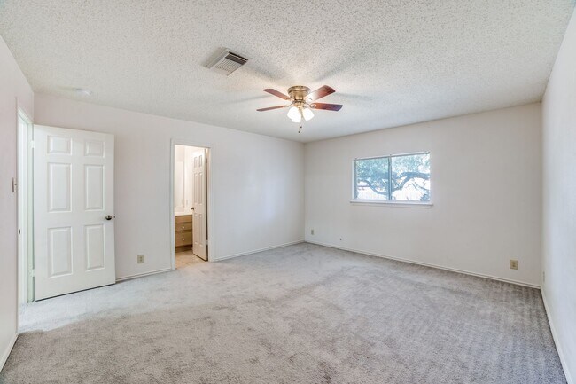 Building Photo - Welcome home to this single-story home in highly desirable Northwest Crossing