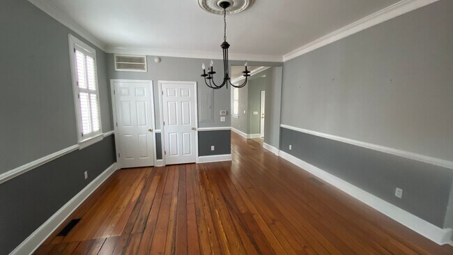 Building Photo - 3 Bedroom 2.5 Bath House in Radcliffeborough - Downtown Charleston