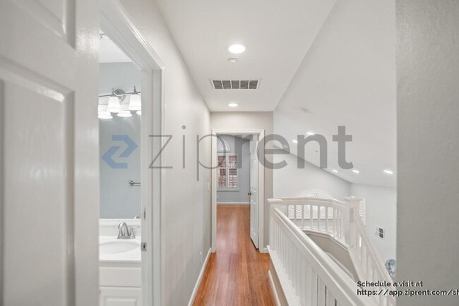 Building Photo - 6344 Holly Gillingham Ln