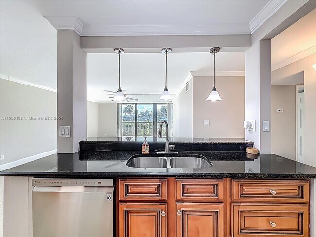 Building Photo - 1350 River Reach Dr