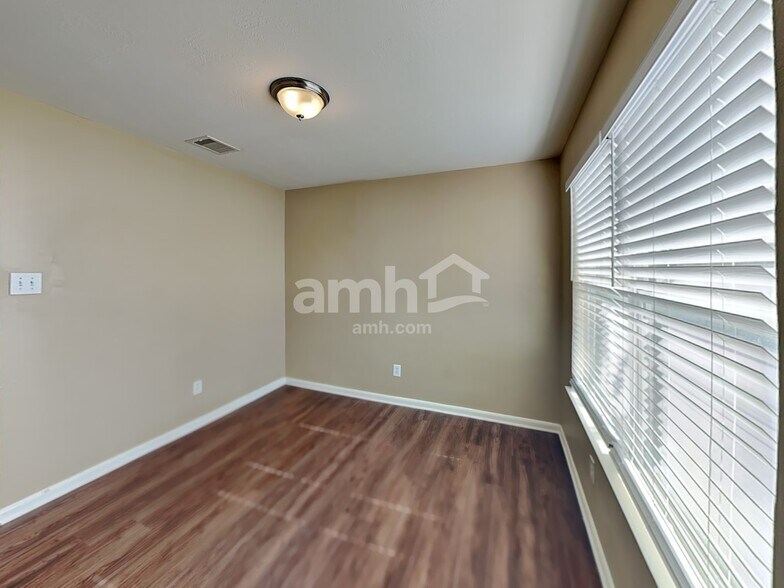 Building Photo - 7407 Tonsley Springs Dr