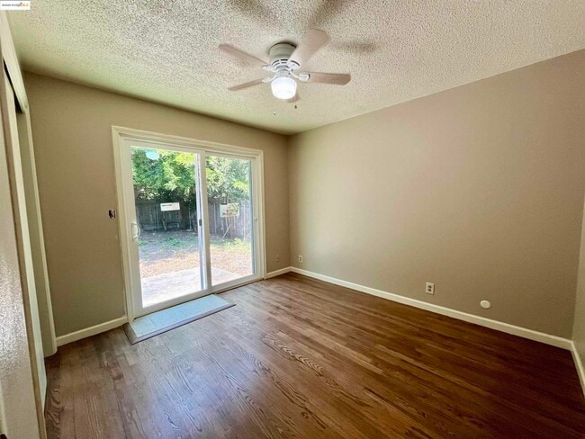 Building Photo - 3619 De Ovan Ave